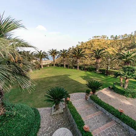 Le Casette Sull'albero Di Alba Lodge Messina