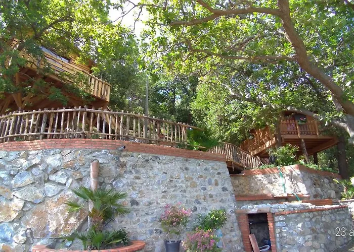 Lodge Le Casette Sull'albero Di Alba *