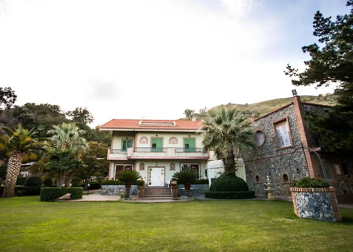 Lodge Le Casette Sull'albero Di Alba Messina