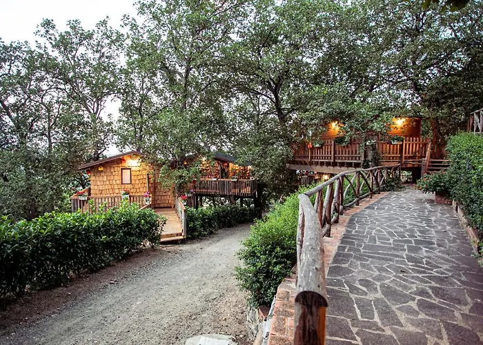 Lodge Le Casette Sull'albero Di Alba *